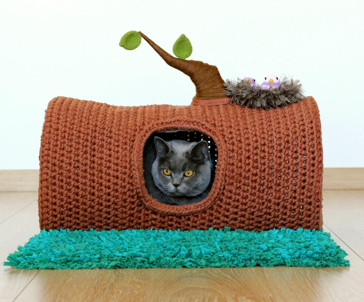 Crochet Cat Bed: A House in the Forest