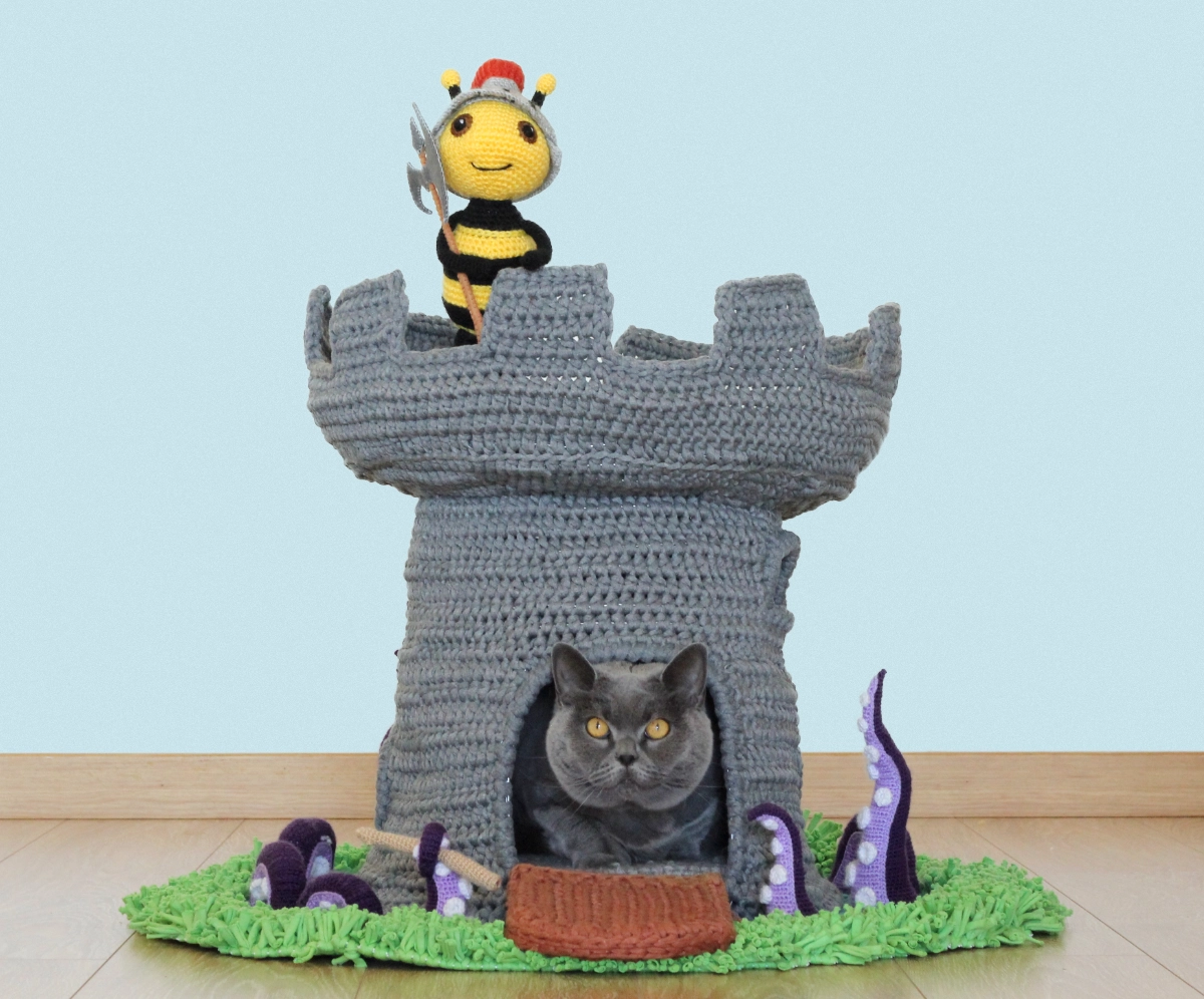 Crochet Cat Bed Pattern - Queen of the Castle House